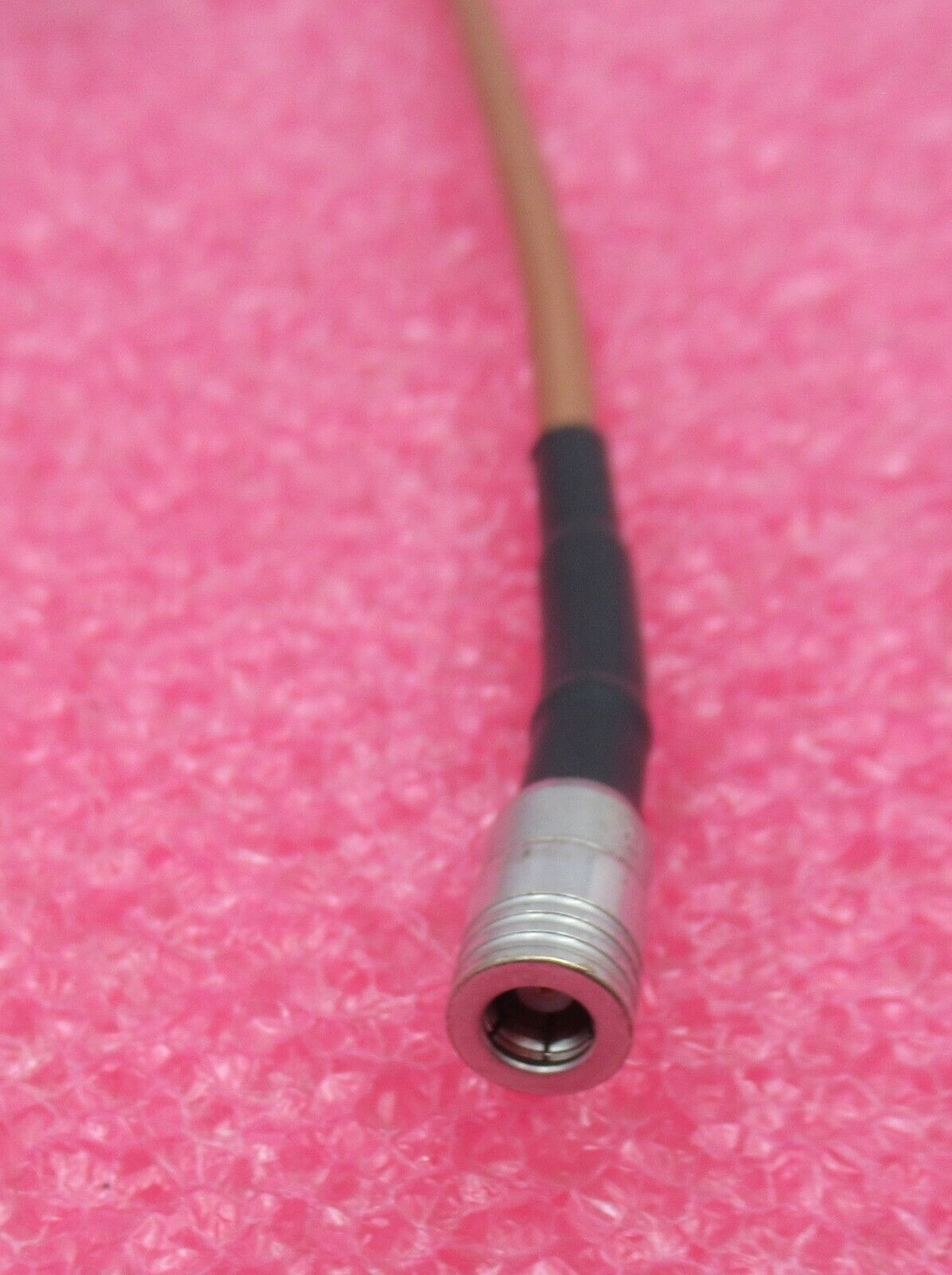 Konvolut 3 x Huber & Suhner HF-Koaxialkabel, braun, 300 mm, SMA-Stecker auf MCX-Buchse