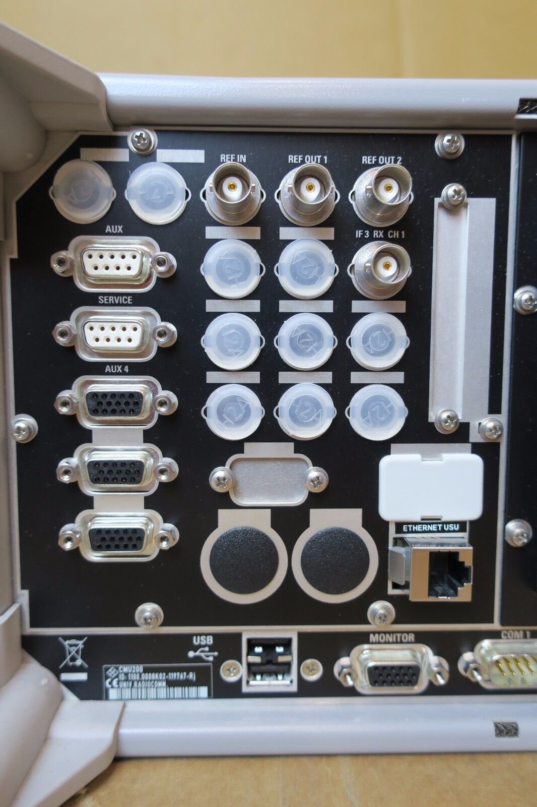 Rohde & Schwarz CMU 200 Universal Radio Communication Tester 1100.0008.02 R&S
