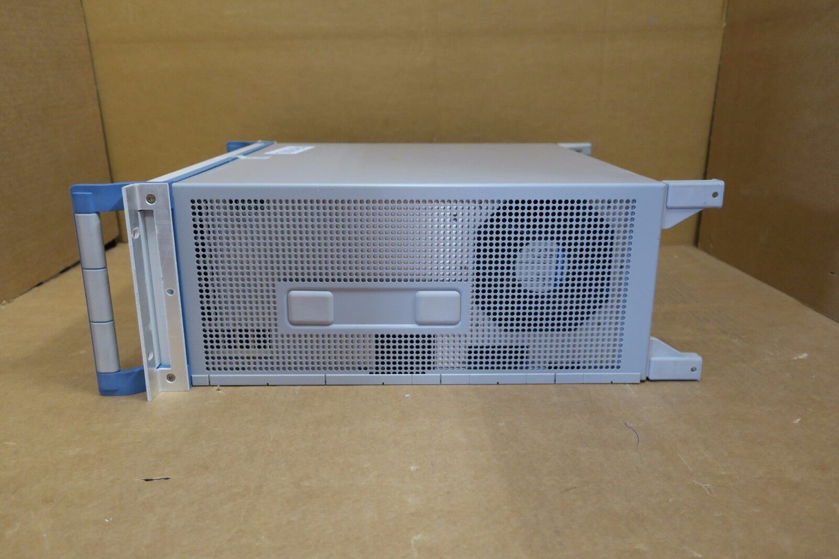 Rohde & Schwarz CMU 200 Universal Radio Communication Tester 1100.0008.02 R&S