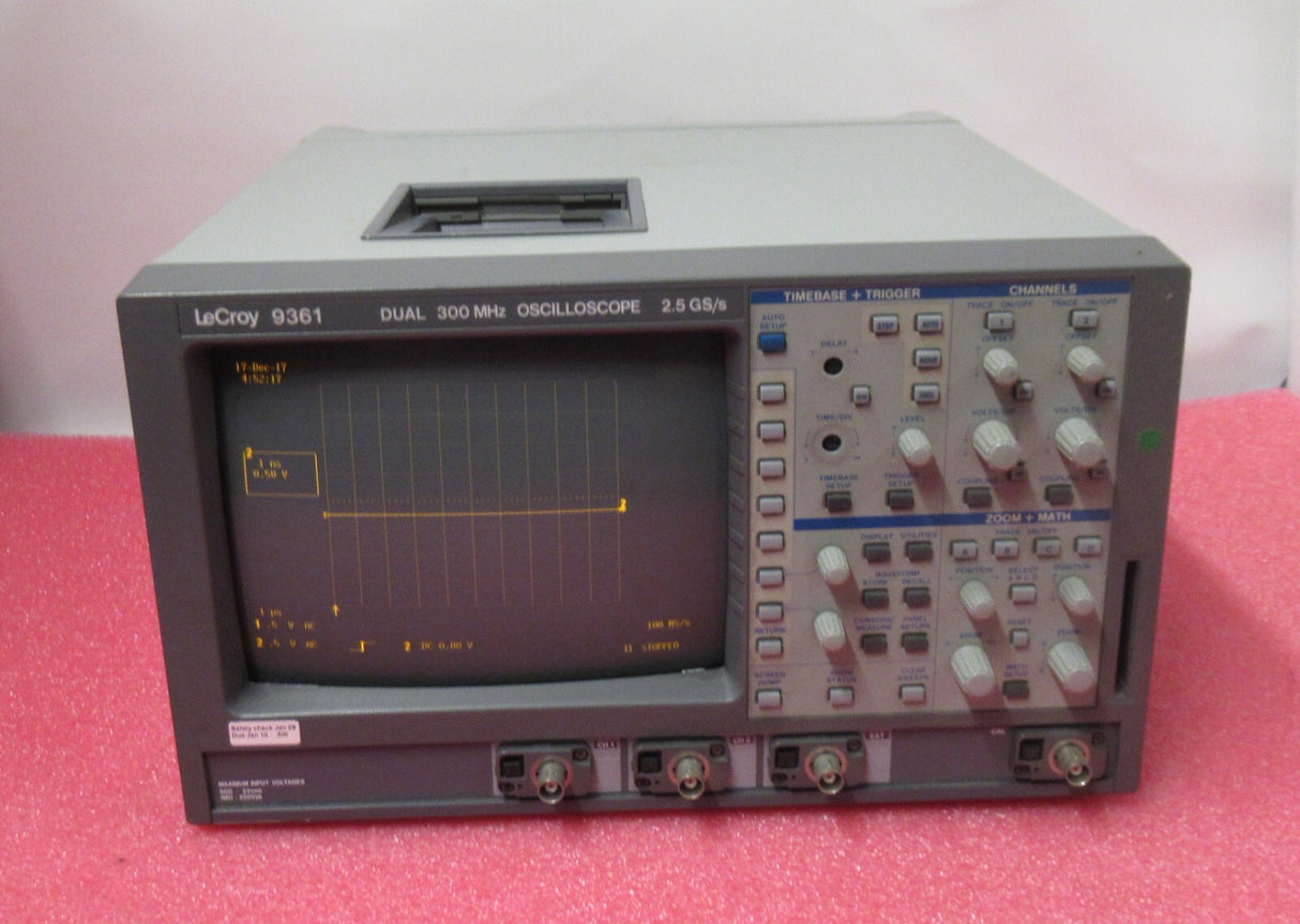 Lecroy 9361 Dual Stand Alone Digital Oscilloscope 300MHz 2.5GS/s1