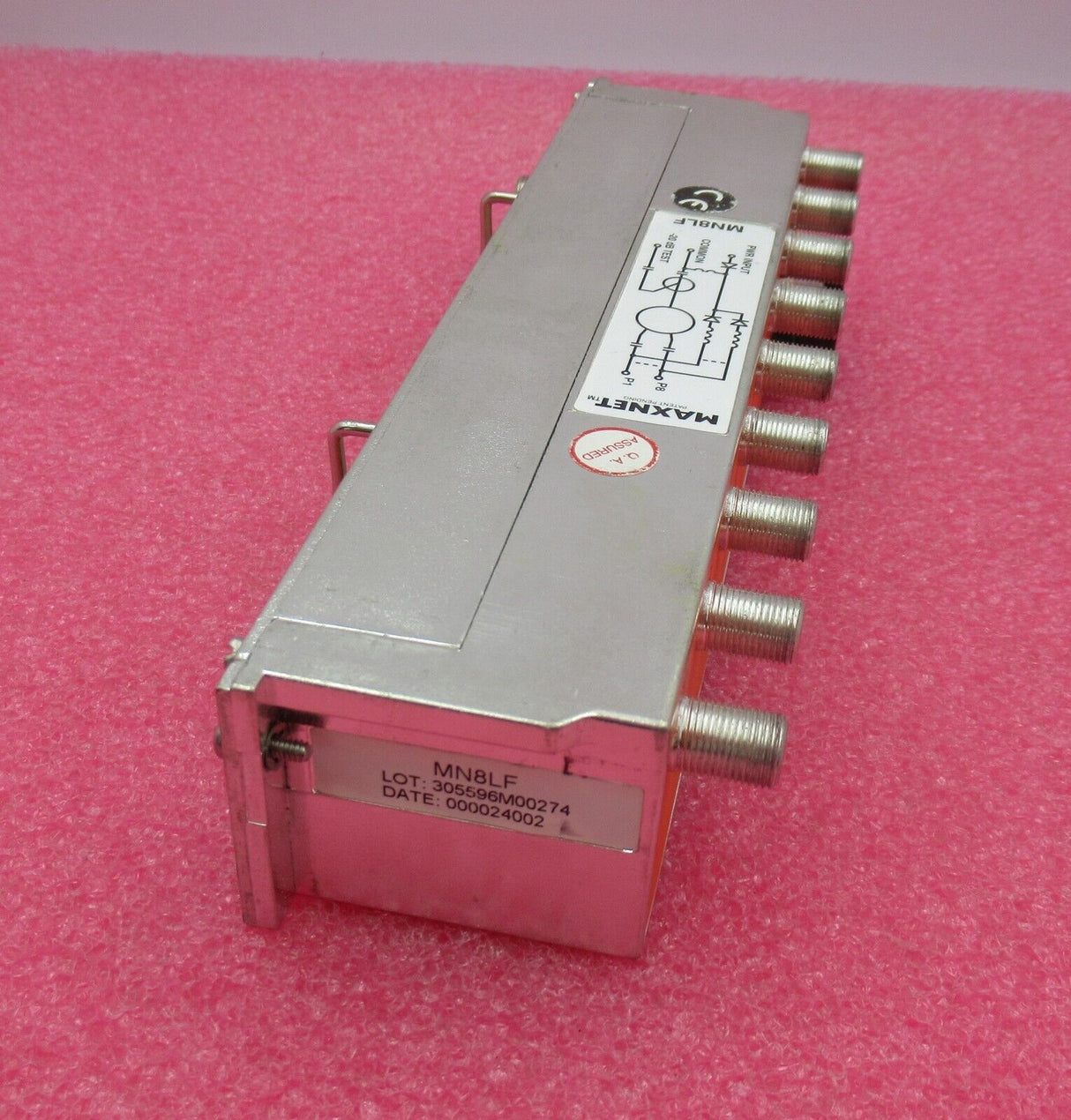 Maxnet MN8LF 8 Way L Band Splitter With Auxiliary Module
