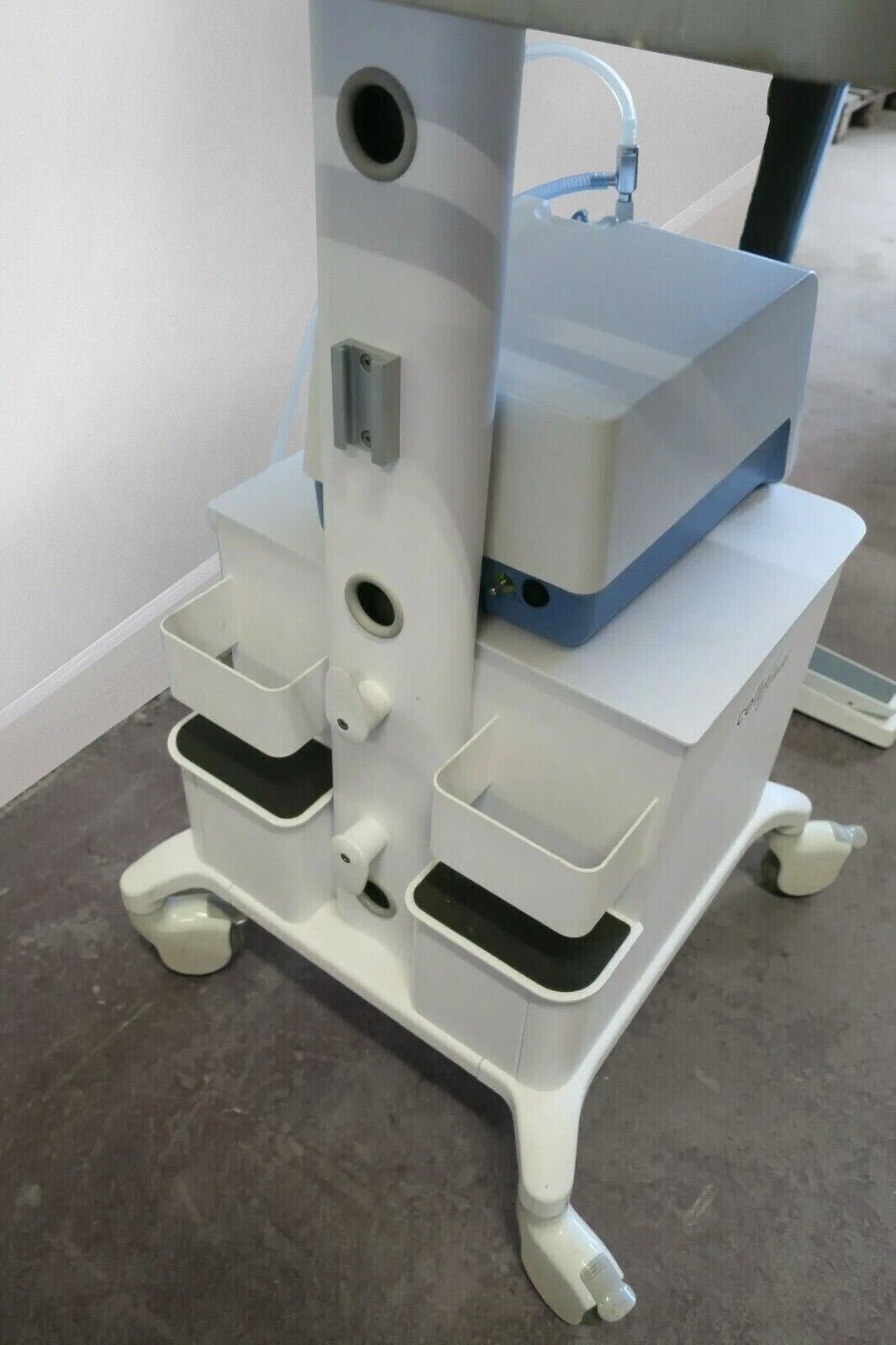 Merz Ulthera Cellfina Cellulite Reduction Treatment Cosmetic Surgical Machine