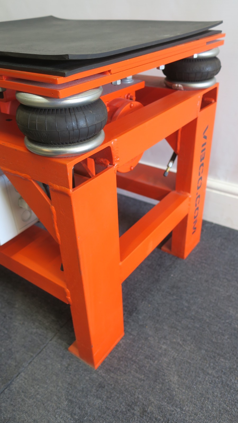 Vibco 99823 LiveTop Vibrating Test Table Bench SCR1000 115V 500mm x 500mm4