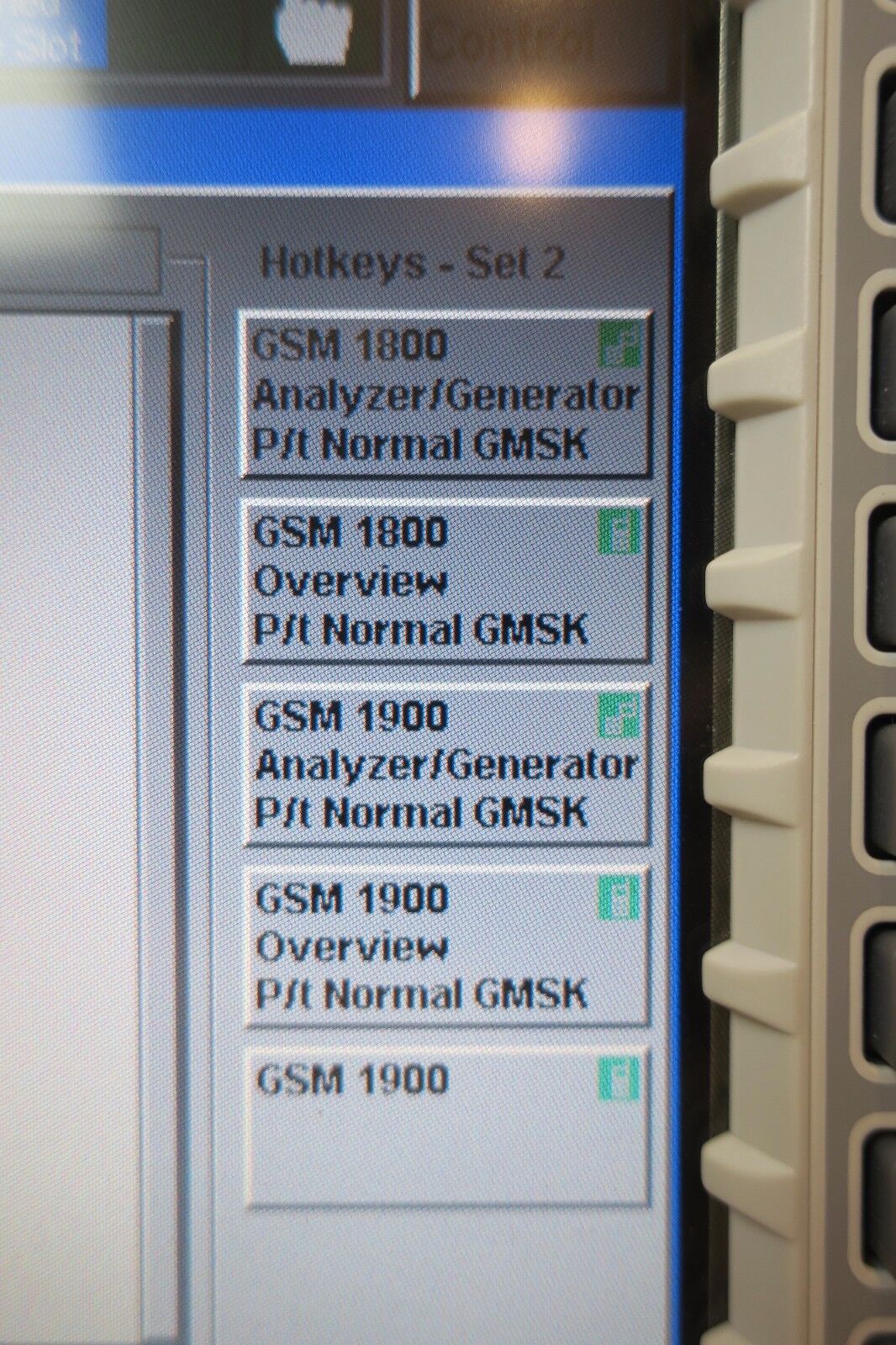 Rohde & Schwarz CMU 200 Universal Radio Communication Tester 1100.0008.02 R&S