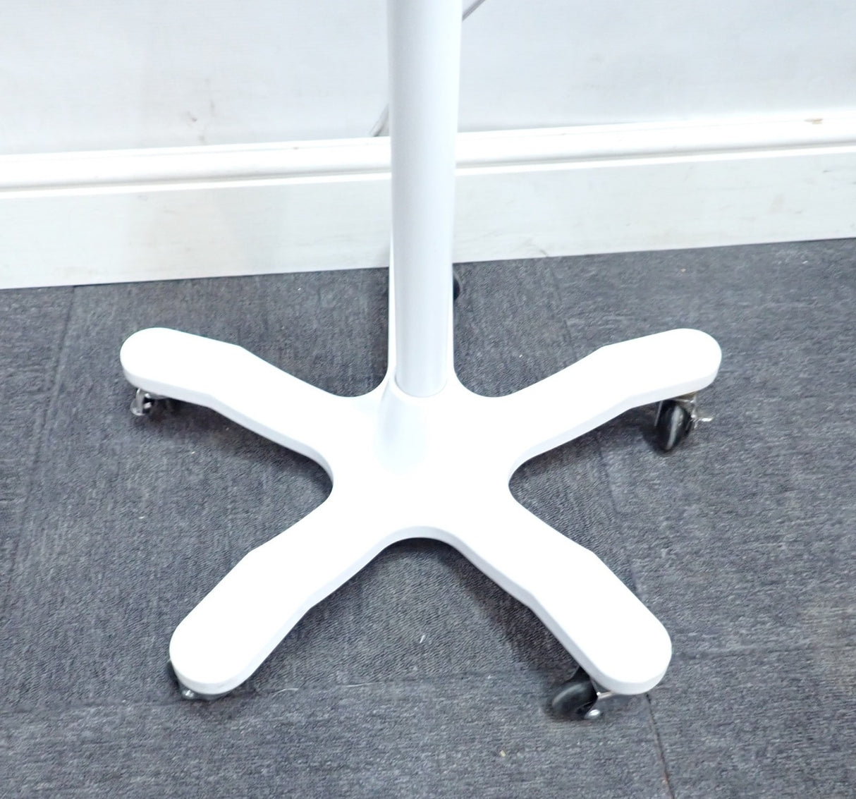 WelchAllyn GS600 LED Minor Procedure Light with 48950 Mobile Stand7