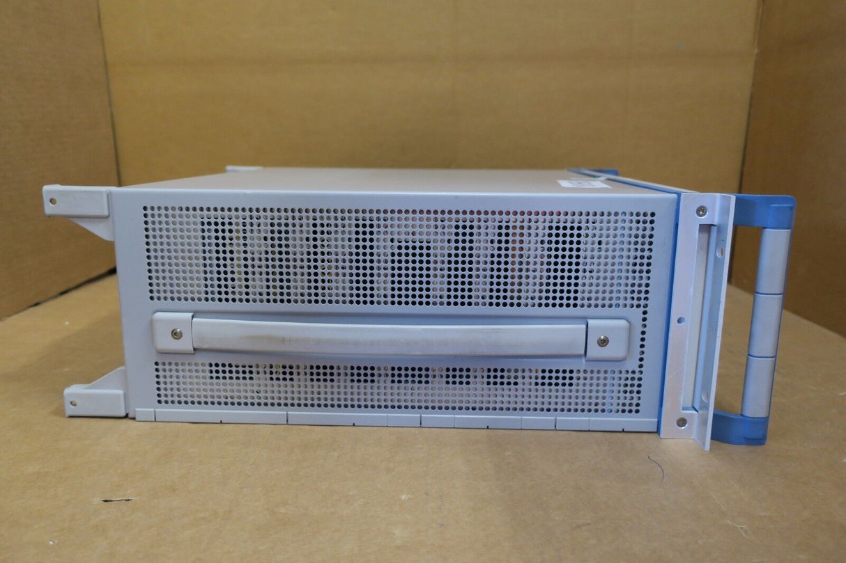 Rohde & Schwarz CMU 200 Universal Radio Communication Tester 1100.0008.02 R&S