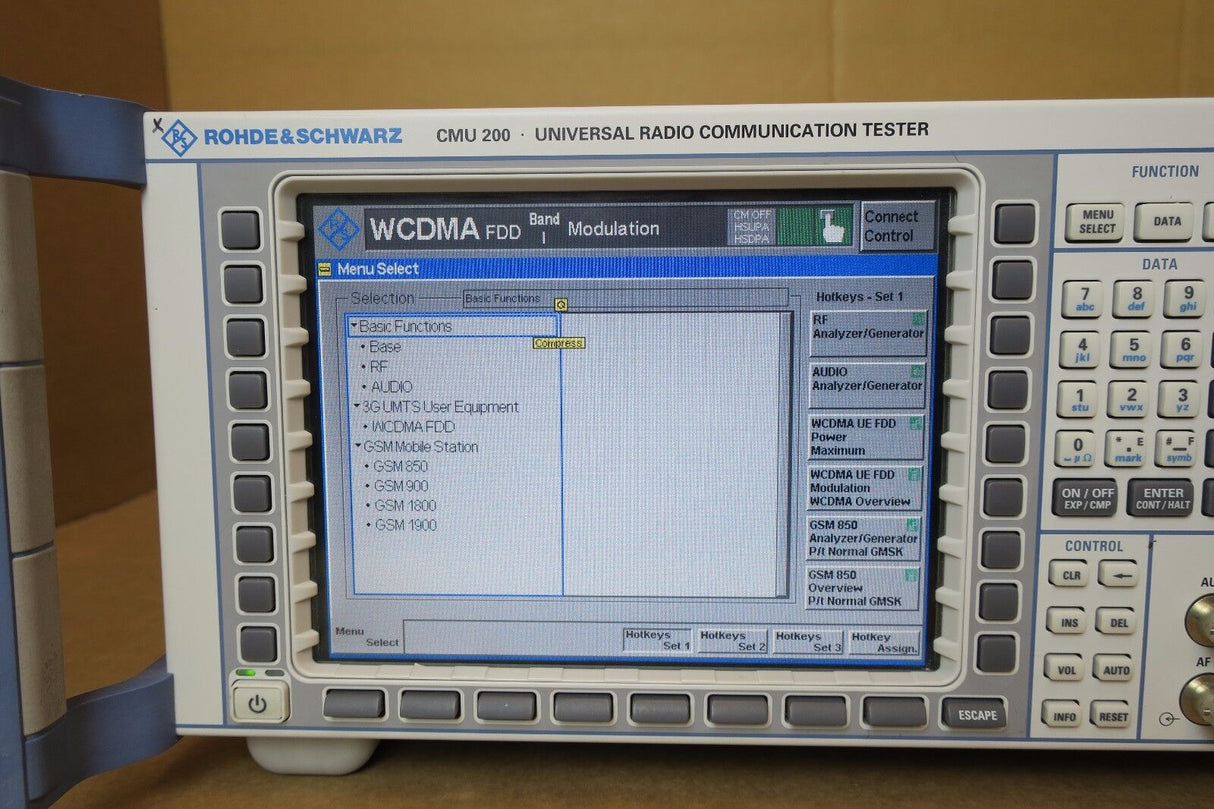 Rohde & Schwarz CMU 200 Universal Radio Communication Tester 1100.0008.02 R&S