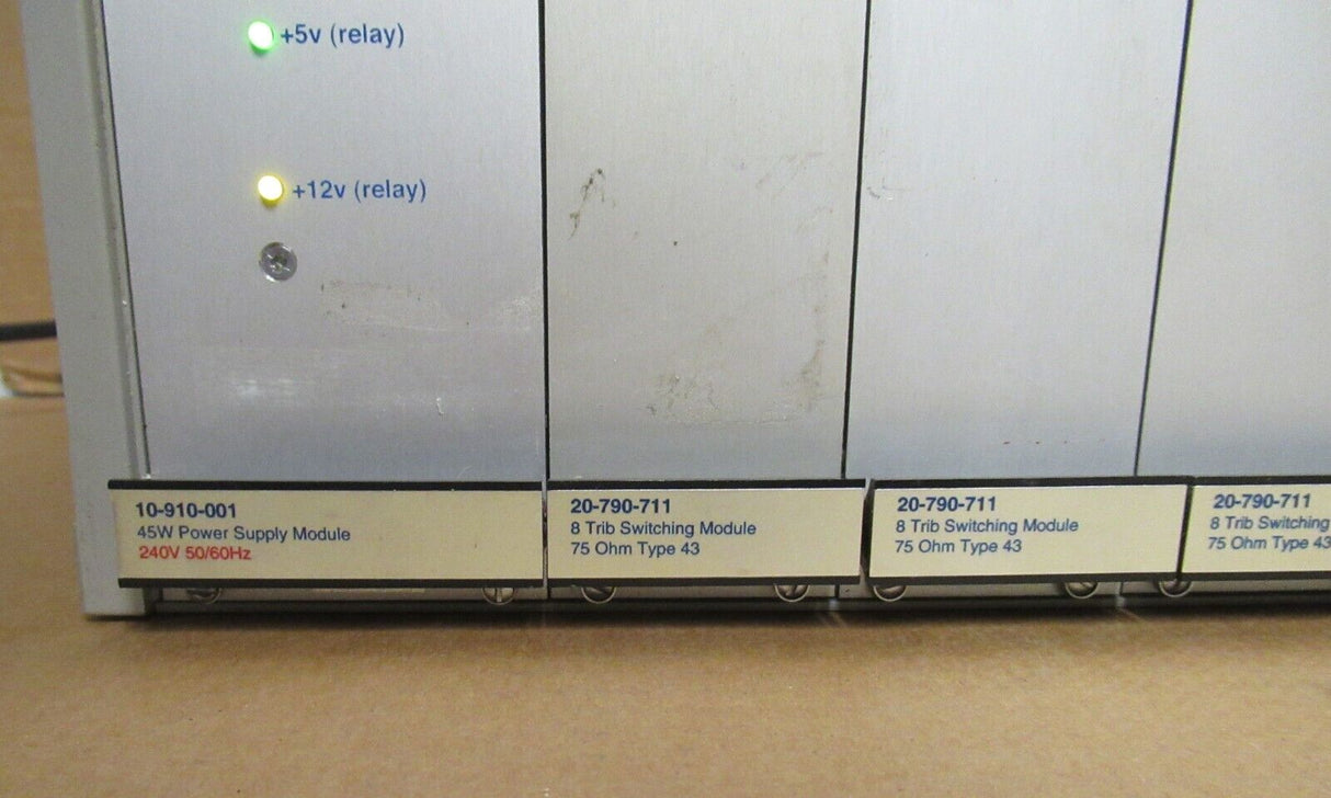 Pickering S1961 6U System 10-Slot Chassis 8x 20-790-711 Interface Modules