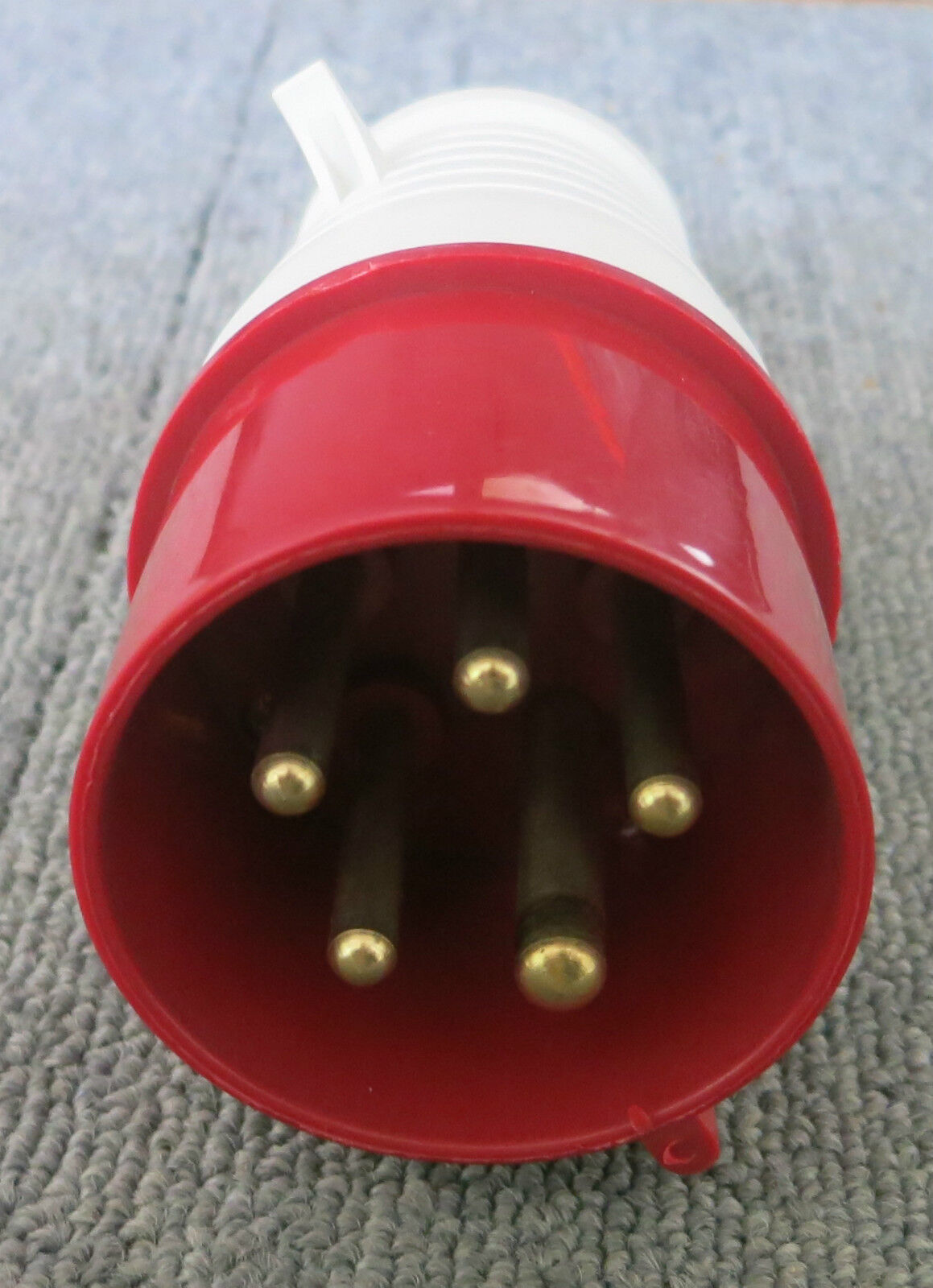 Knightsbridge Red Industrial Plug 3P+N+E IP44 32A 415V Type 025 IN0016