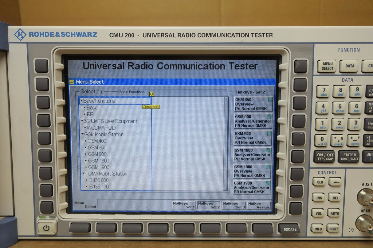 Rohde & Schwarz CMU 200 Universal Radio Communication Tester 1100.0008.02 R&S