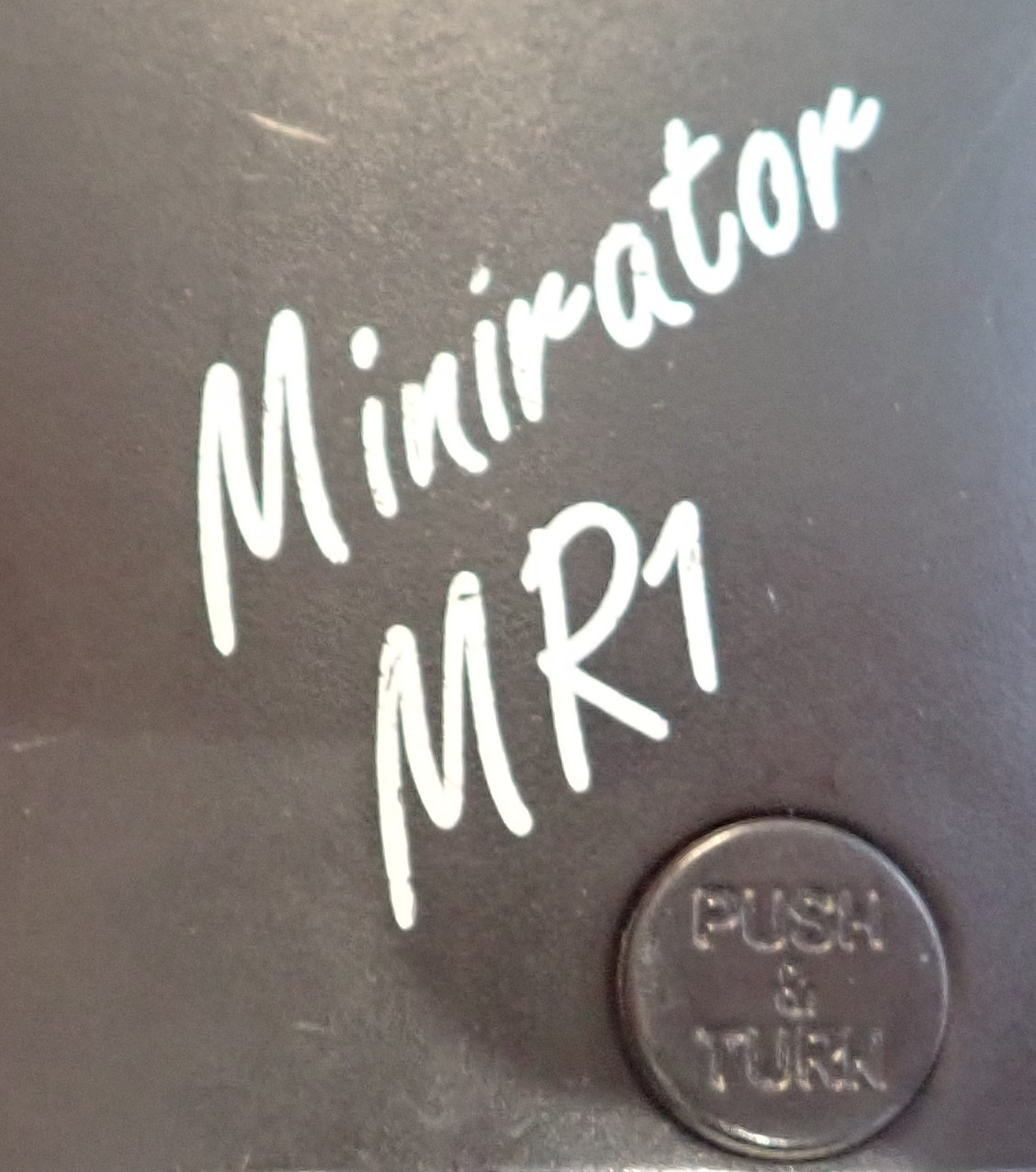 NTI Audio Minirator MR1 Pocket Sized Battery Powered Analog Audio Generator6