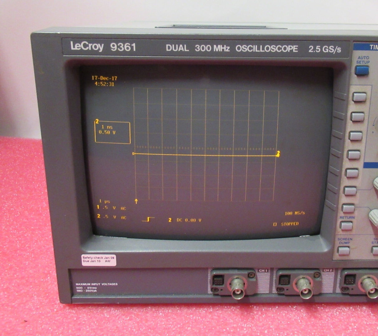Lecroy 9361 Dual Stand Alone Digital Oscilloscope 300MHz 2.5GS/s4