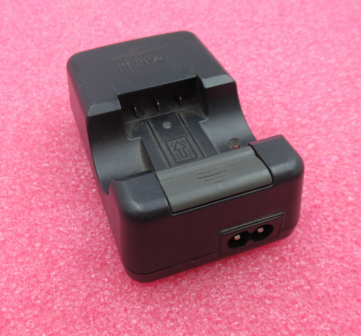 Canon Battery Charger for Digital Camera Ixus 110-240v 4.2v/8.4v 600mAh - CB2LE