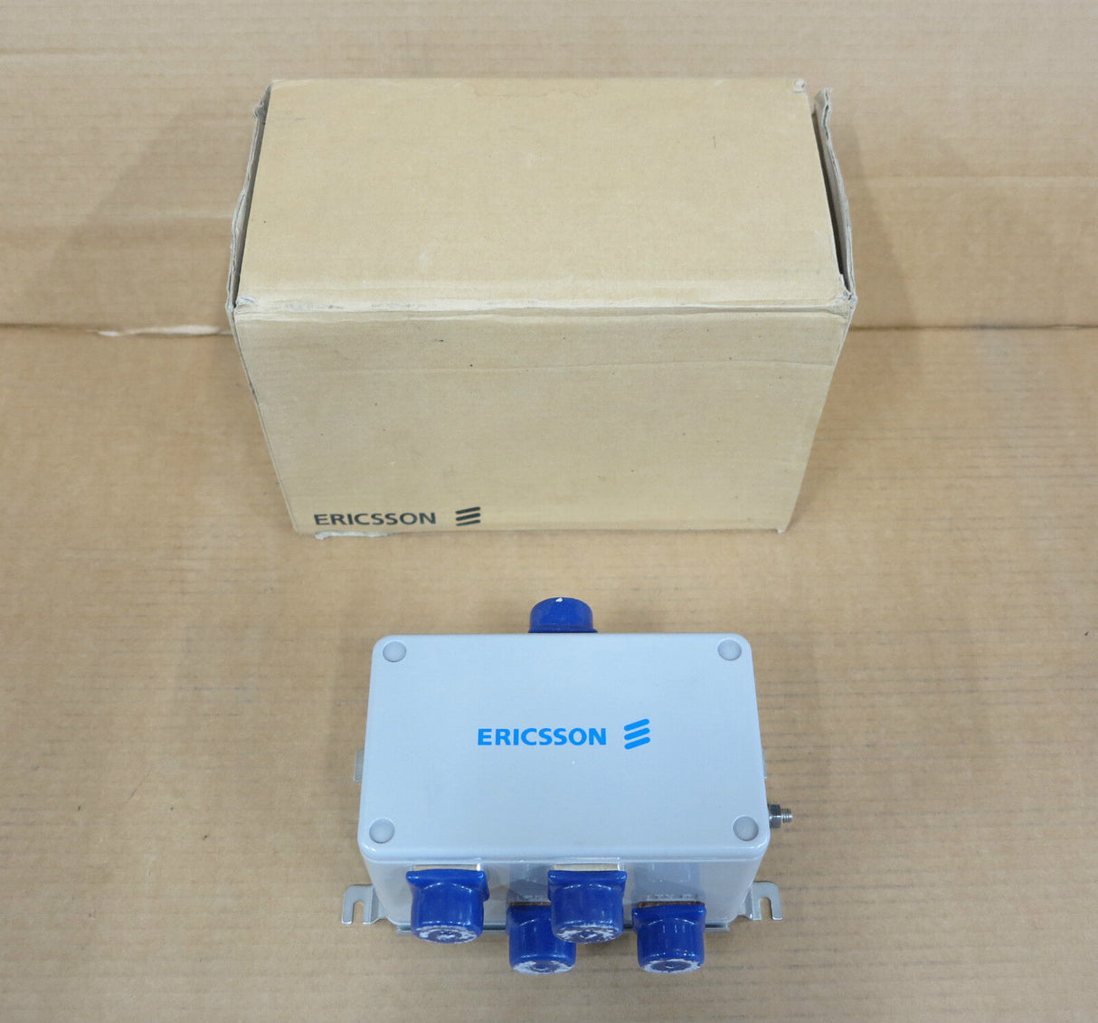 NEW Ericsson KRC 131 187/1 R2A RX 1710-1785 Type 3R Enclosure Amplifier