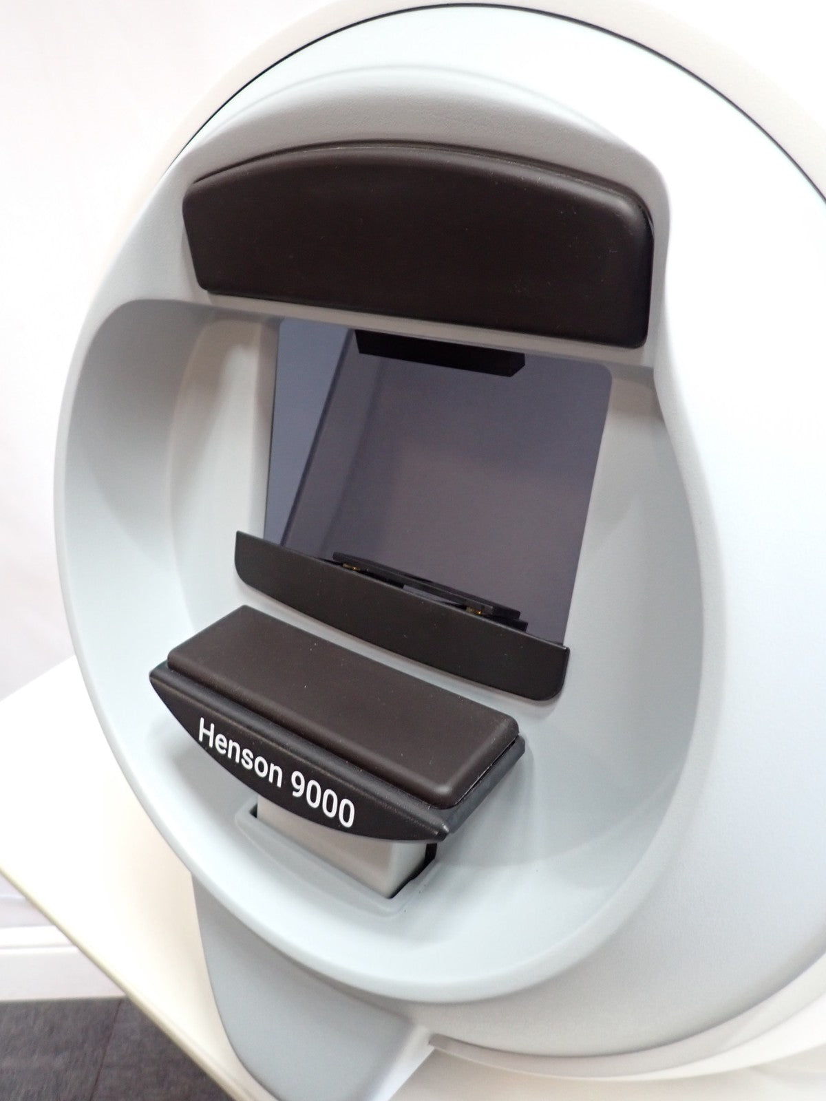 Henson 9000 Visual Field Analyser Perimeter Glaucoma Eye Machine & Table ATE 6005