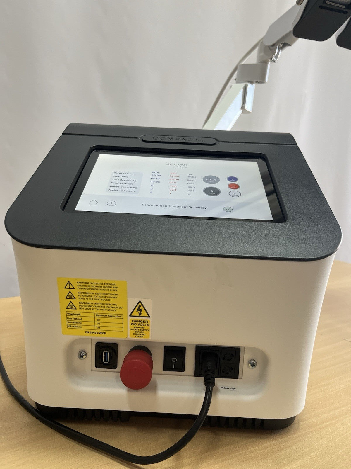 2024 Dermalux Compact Lite TriWave MD 415nm 633nm 830nm Phototherapy Unit LED18