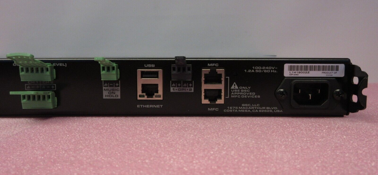 QSC MP-M40 Musik- und Paging-Zonenmixer mit 8 Eingängen und 4 Ausgängen, 1 HE Rackmontage