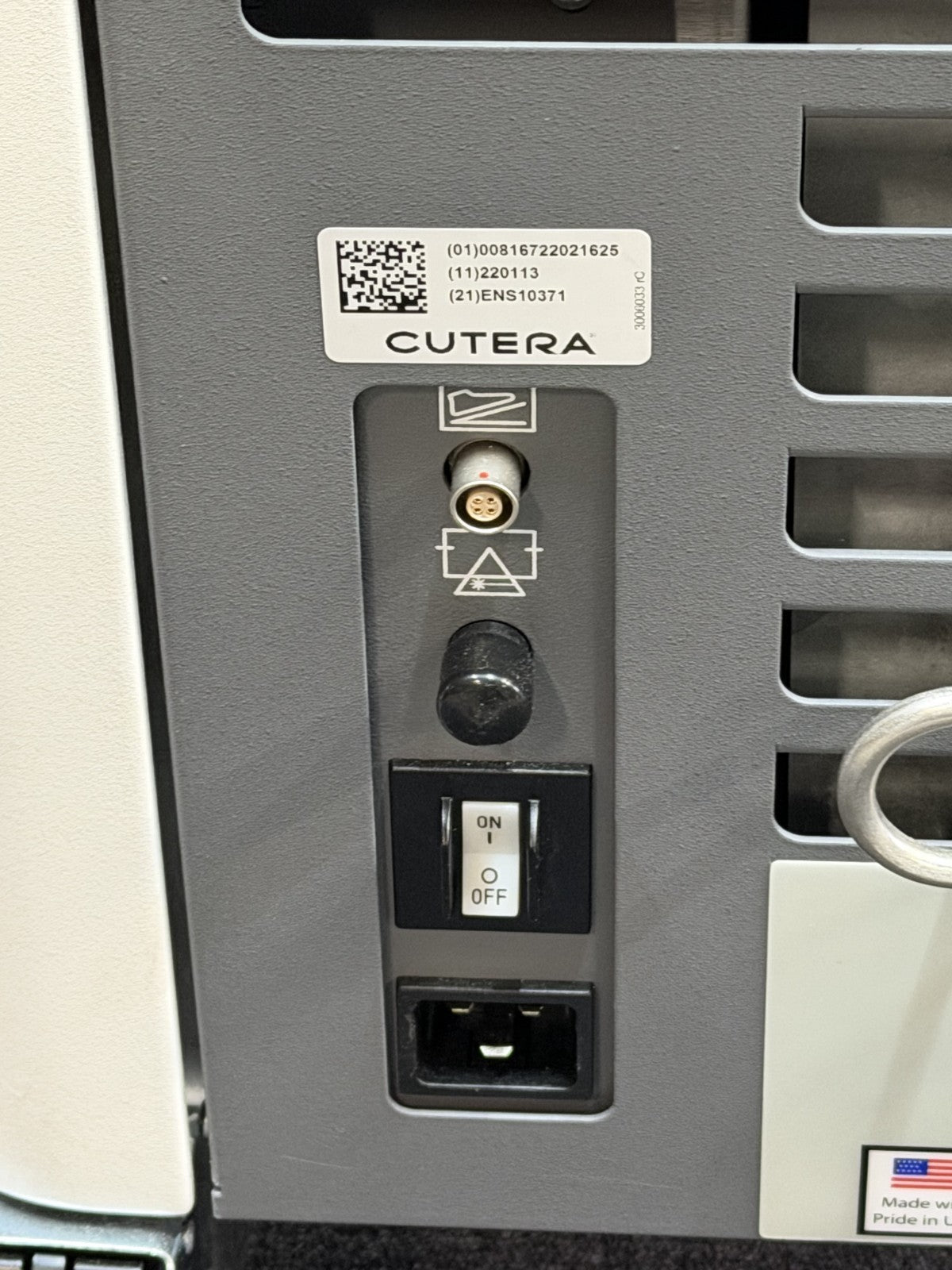 8560533