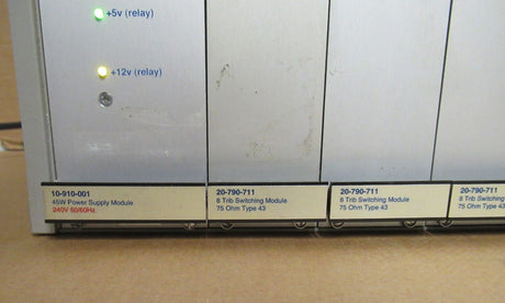 Pickering S1961 6U System 10-Slot Chassis 8x 20-790-711 Schnittstellenmodule