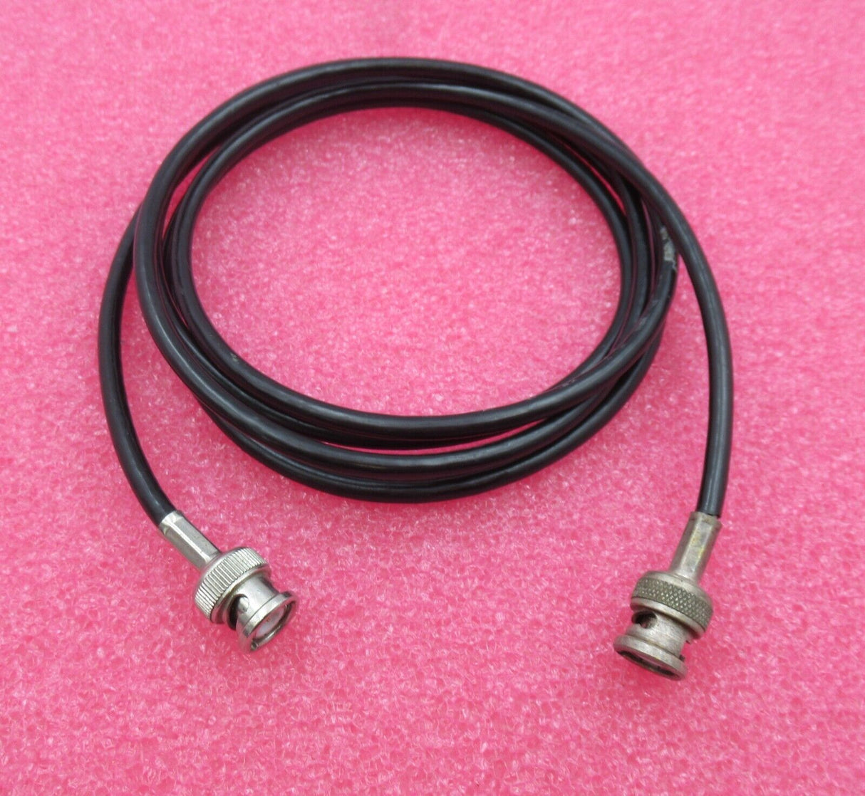 BNC-Stecker gerade zum BNC-Stecker gerade 1,8 m schwarzes Koaxial-HF-Kabel