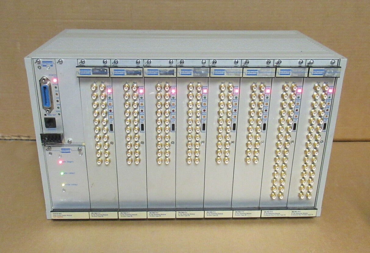 Pickering S1961 6U System 10-Slot Chassis 8x 20-790-711 Schnittstellenmodule