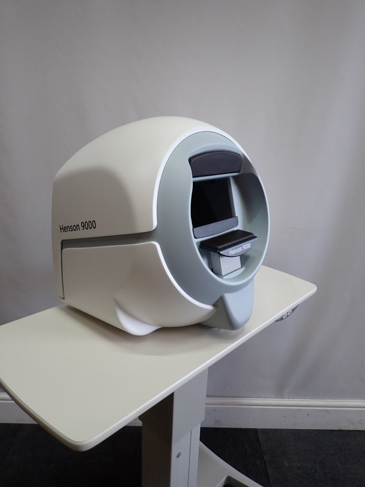 Henson 9000 Visual Field Analyser Perimeter Glaucoma Eye Machine & Table ATE 6002